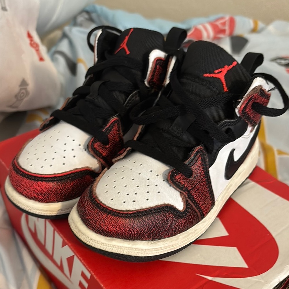 Nike Kids Shoes - Red and Black